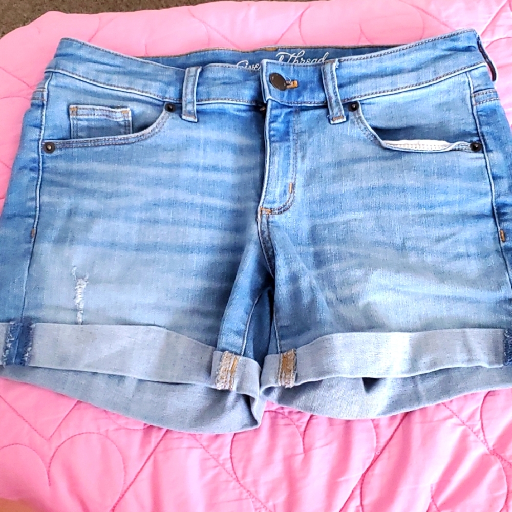 Universal Thread Shorts